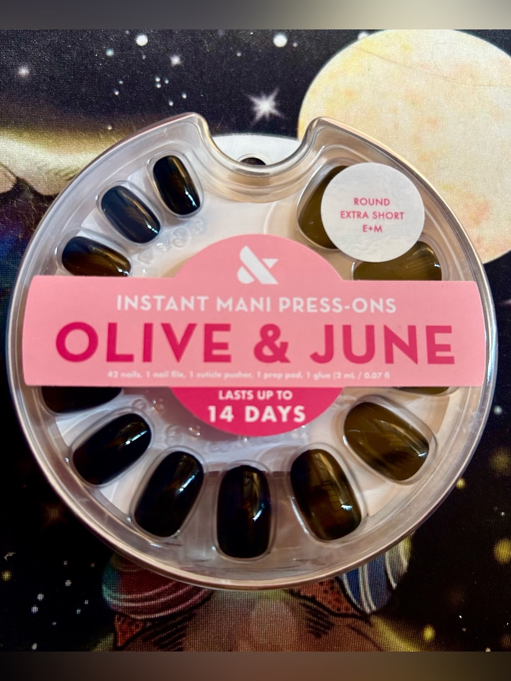 NWT Olive & June Instant Mani Press-Ons in Black
